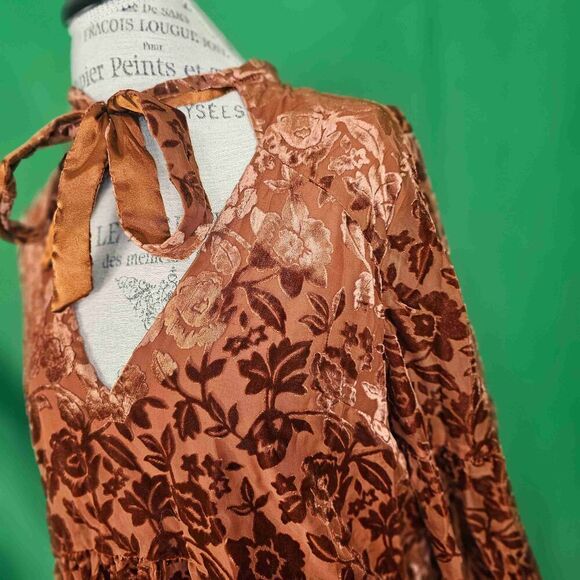 Anthropologie Womens Rust Orange Floral Velvet Tie Neck Blouse Medium - Picture 3 of 6